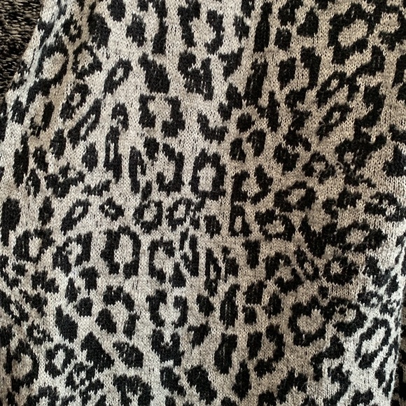 Vero Moda Black and Grey animal/leopard print cardigan Size M - Picture 3 of 3